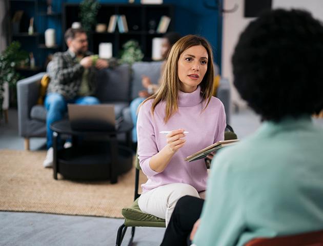 therapist-chatting therapist-chatting